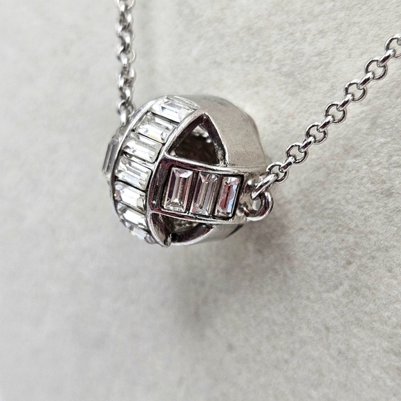 VINTAGE Carolee Silver Tone Glass Rhinestone 3D Sphere Ball Necklace Signed - Picture 4 of 6